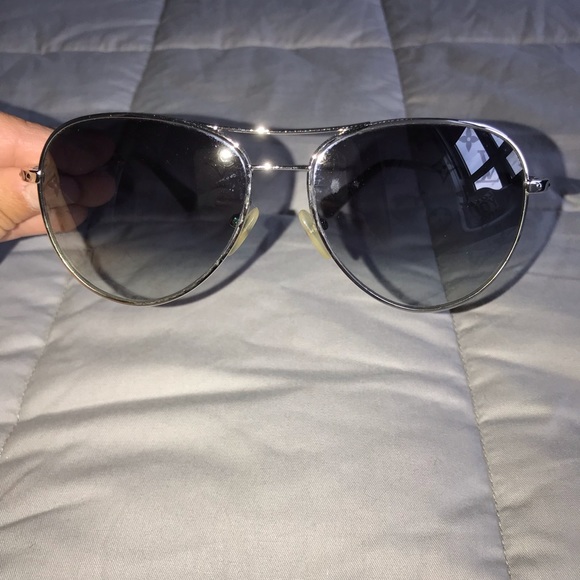 Louis Vuitton Monogram Aviators - Picture 7 of 8